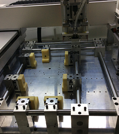 通訊行業耦合器產品坐標式全自動螺絲機（jī）